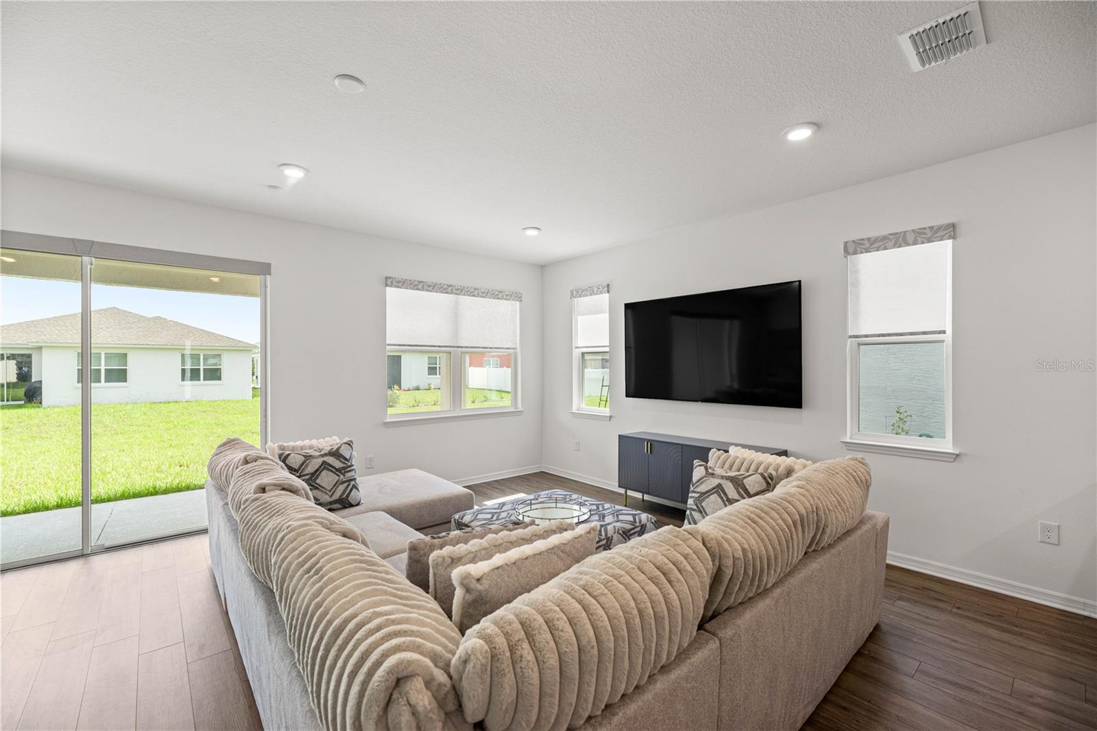 Image 9 of 22 For 7208 61st Place