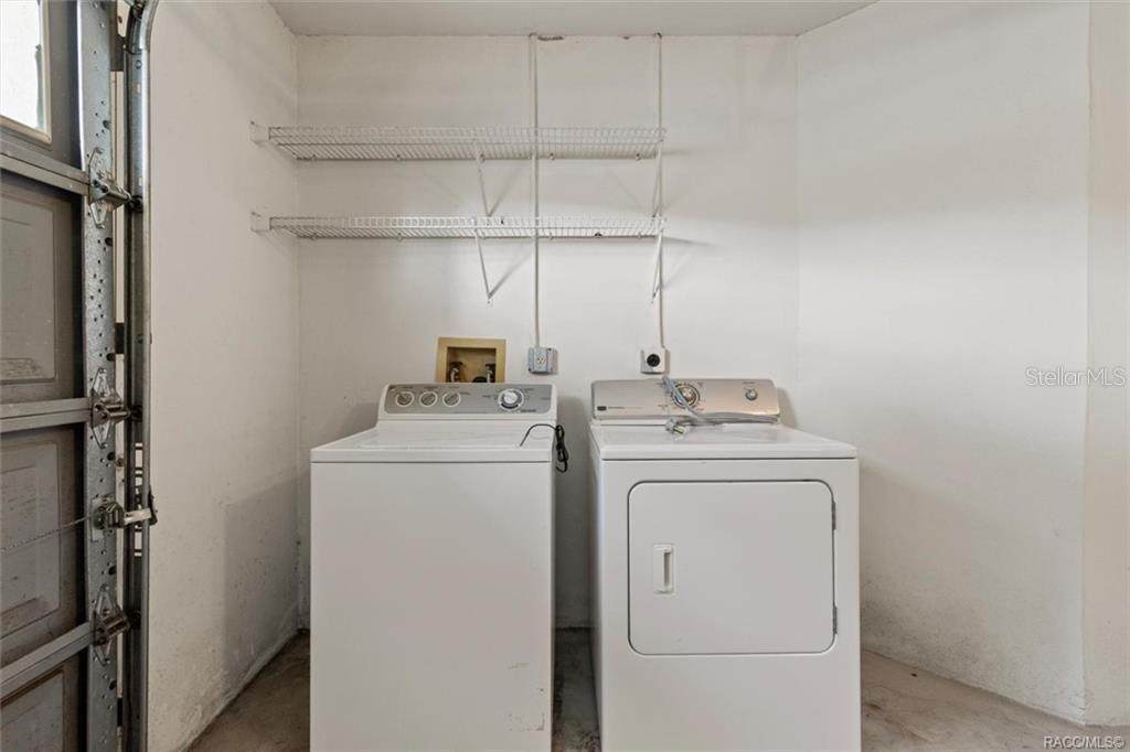 Listing photo id 24 for 2032 Forest Drive 2032