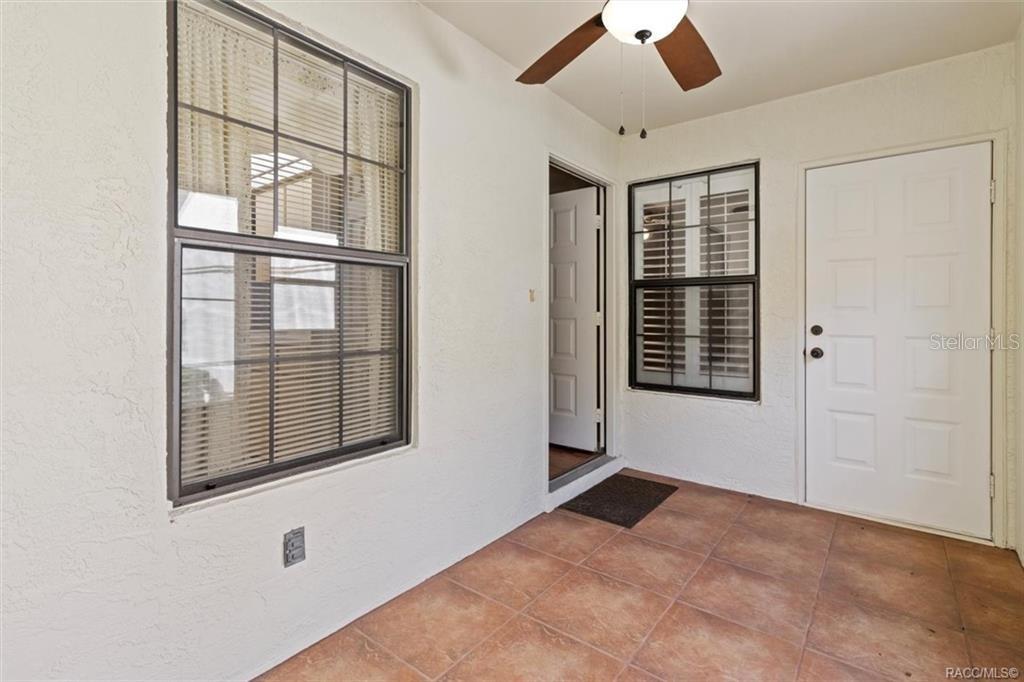 Listing photo id 2 for 2032 Forest Drive 2032