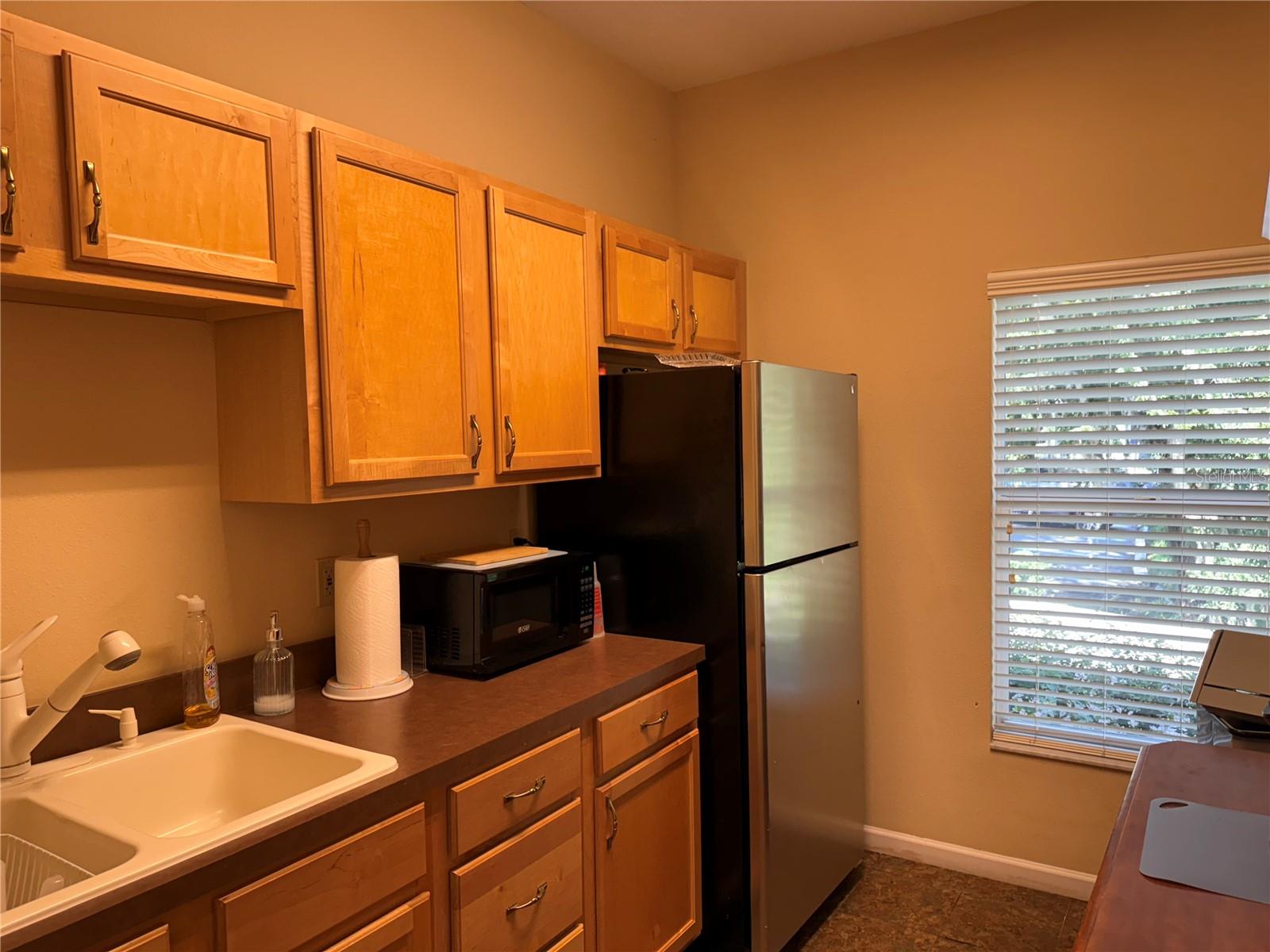 Listing photo id 8 for 1007 Fort King Street