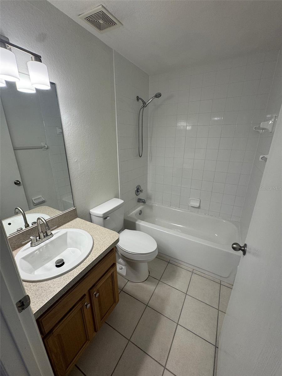 Image 12 of 15 For 11322-11322 55th Avenue Road 1601