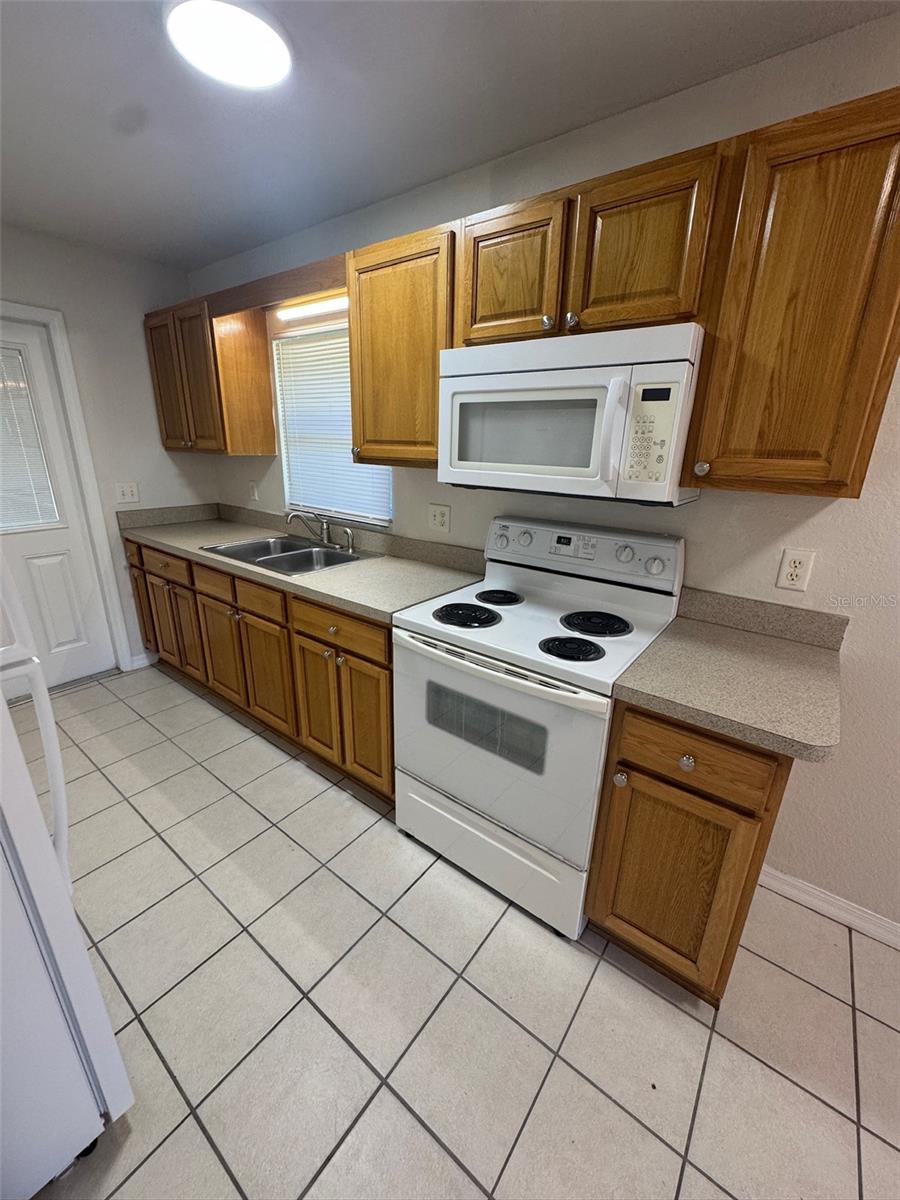 Image 7 of 15 For 11322-11322 55th Avenue Road 1601