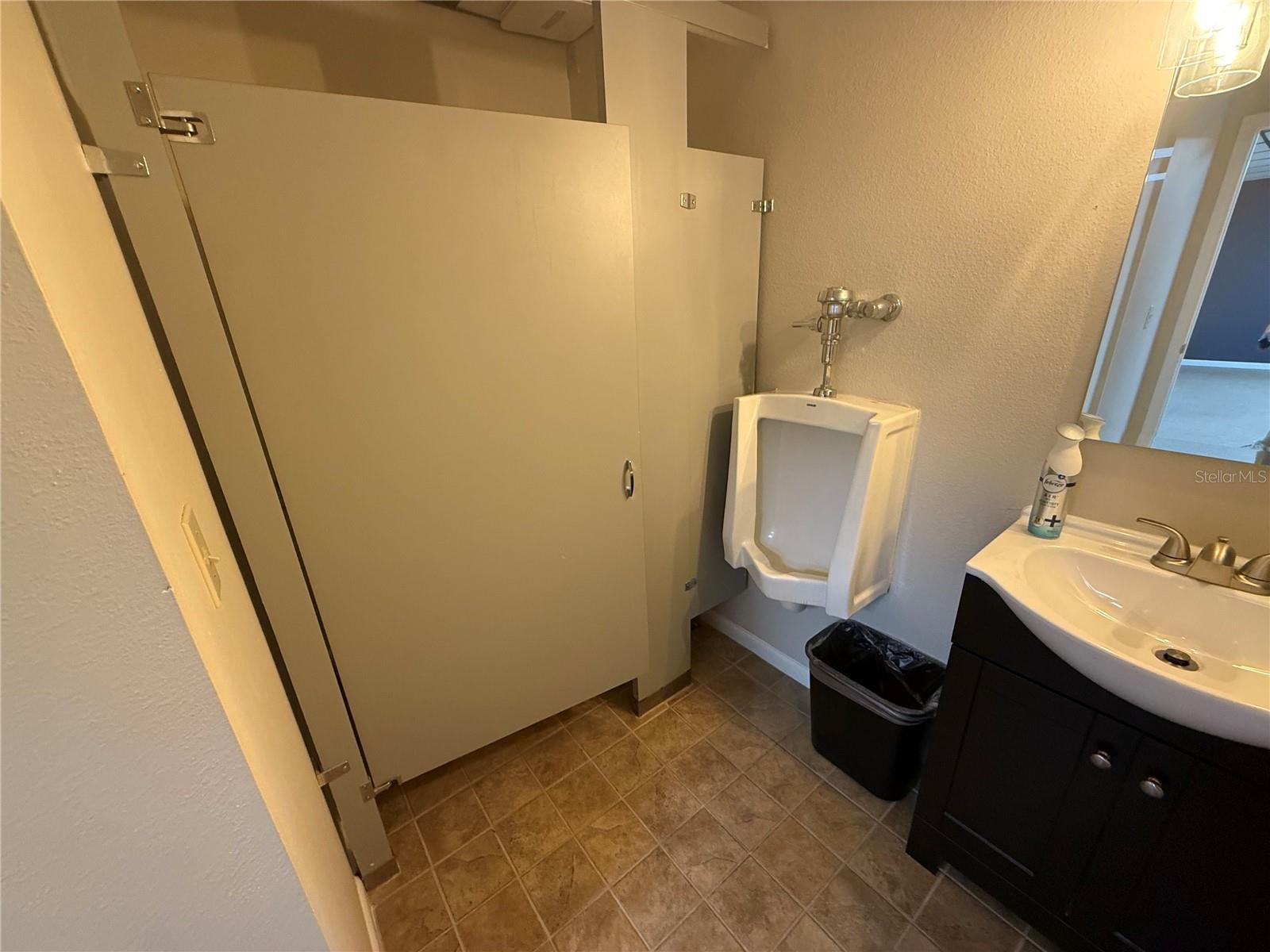 Image 12 of 12 For 814 Silver Springs Boulevard E