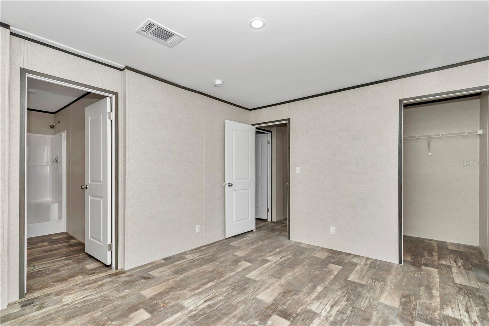 Image 7 of 19 For 15635 3rd Lane