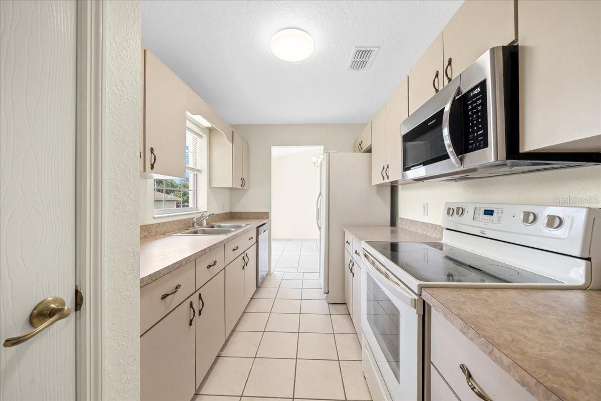 Image 3 of 57 For 11026 56th Avenue