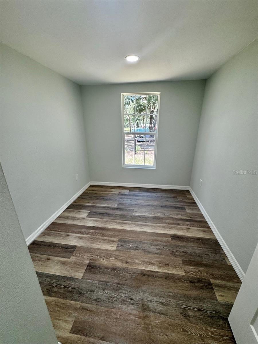 Image 21 of 46 For 23939 121st Lane