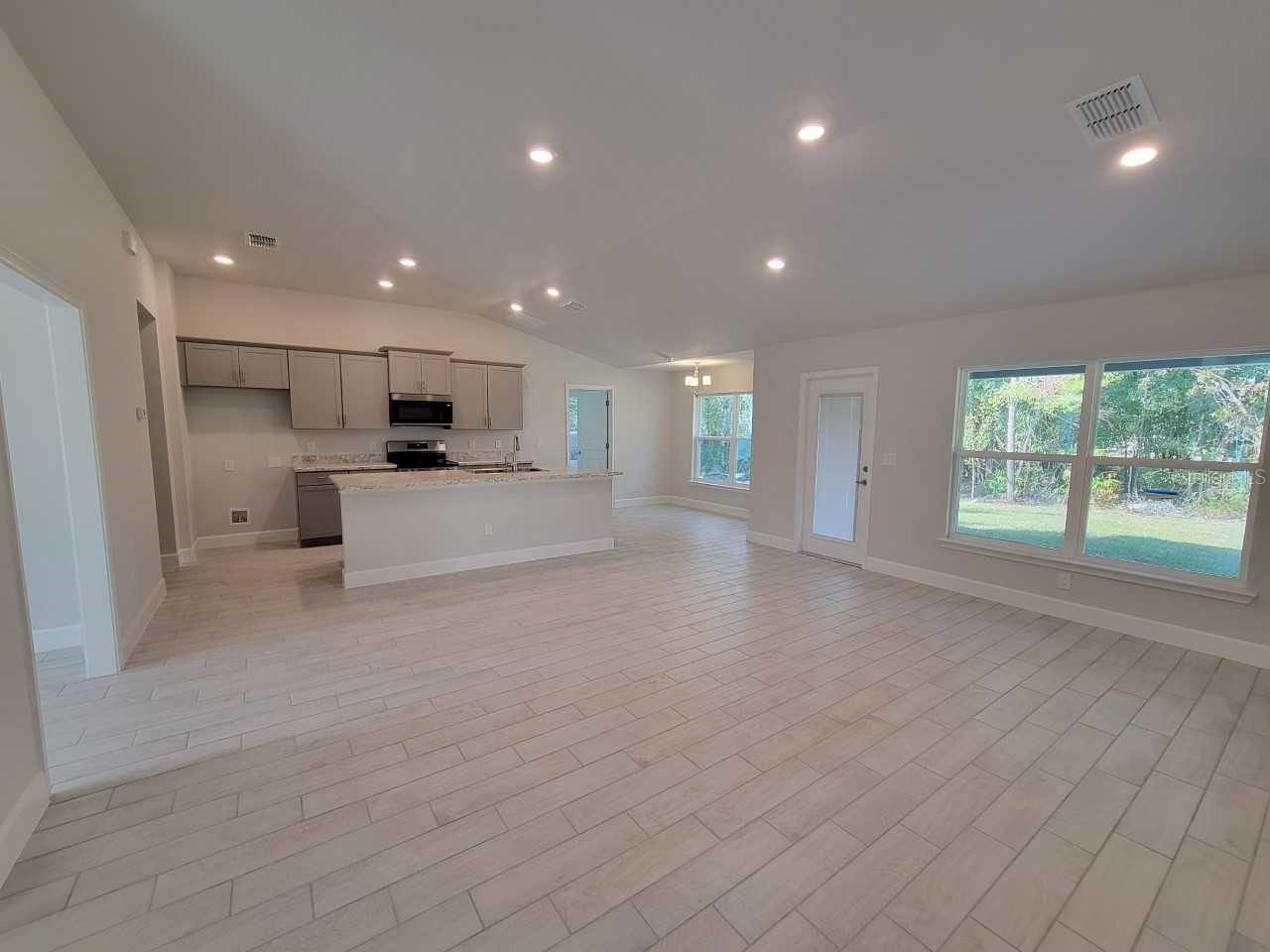 Image 15 of 27 For 4830 100th Street