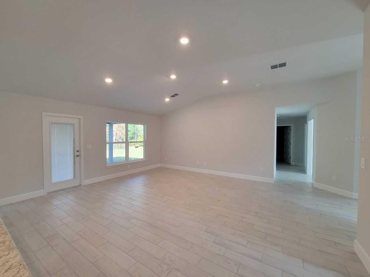 Image 17 of 27 For 4830 100th Street