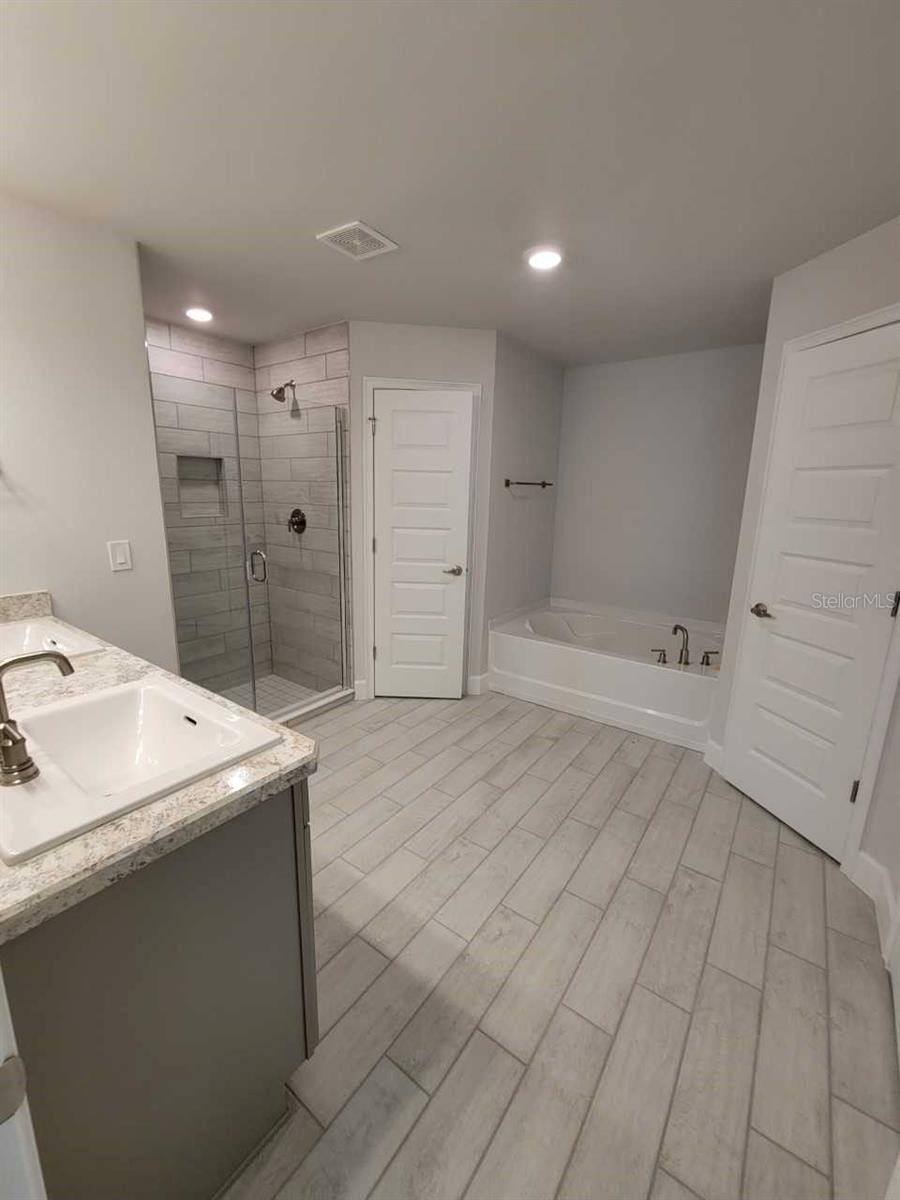Image 20 of 27 For 4830 100th Street