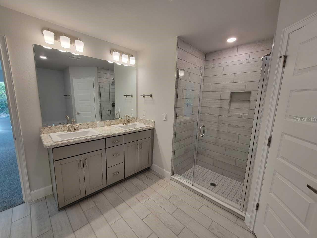 Image 22 of 27 For 4830 100th Street