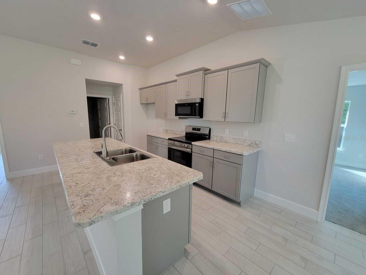 Image 8 of 27 For 4830 100th Street