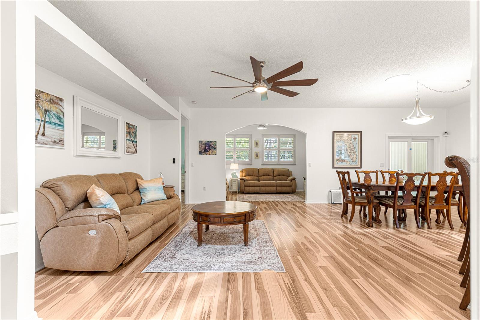 Image 12 of 53 For 32752 Timberwood Drive