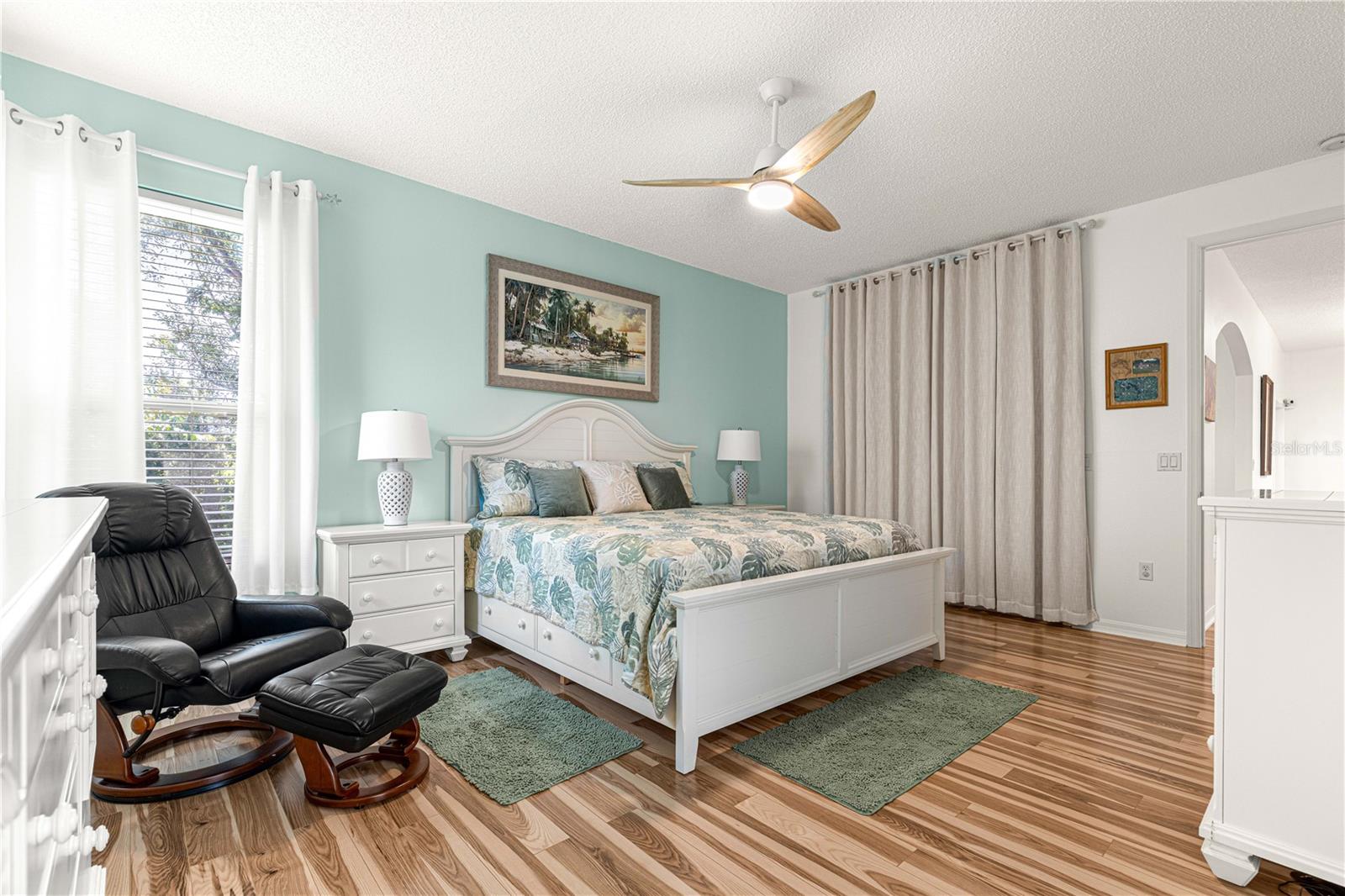 Image 23 of 53 For 32752 Timberwood Drive