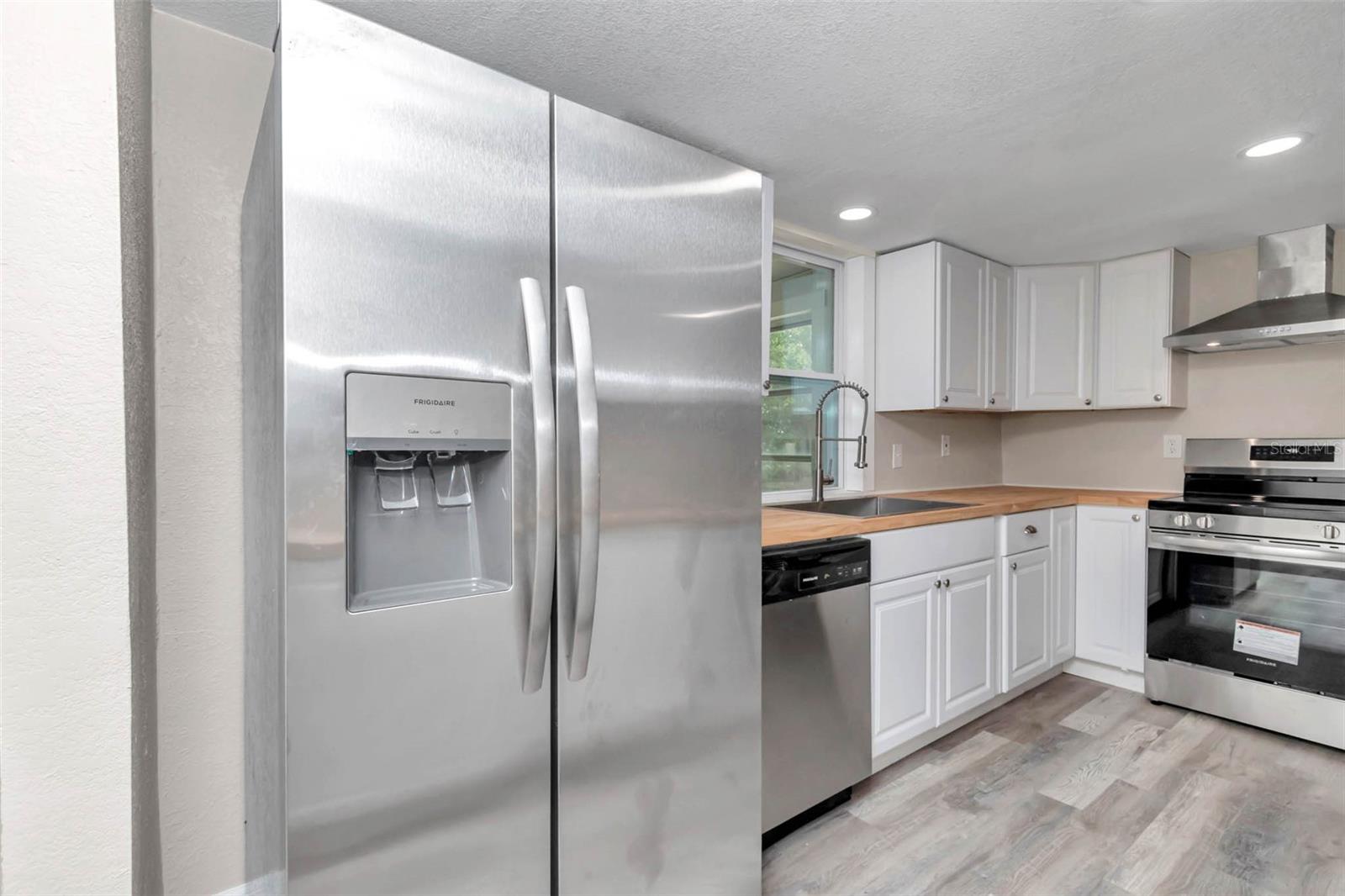 Image 17 of 44 For 9820 27th Avenue