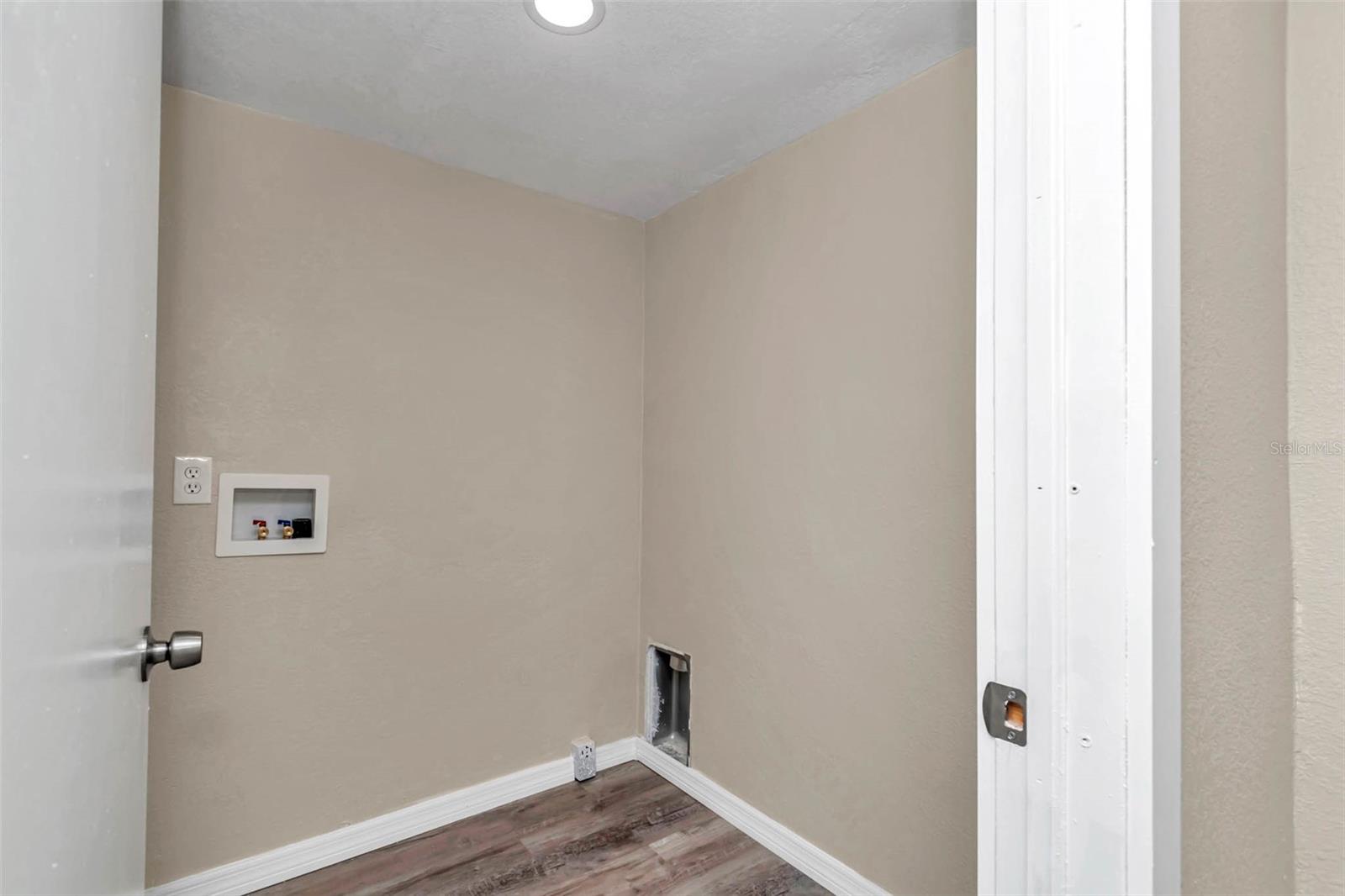 Image 19 of 44 For 9820 27th Avenue