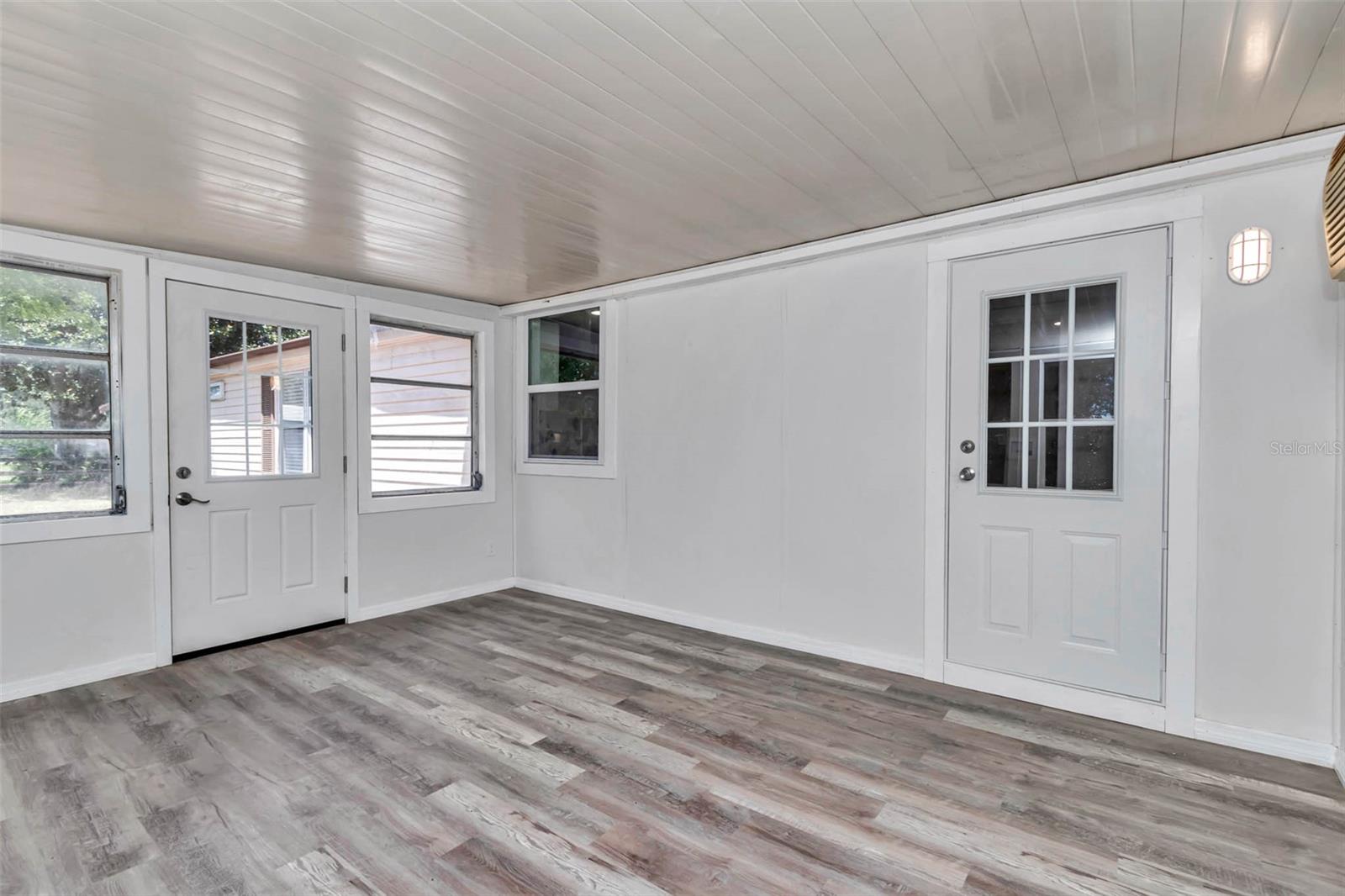 Image 22 of 44 For 9820 27th Avenue