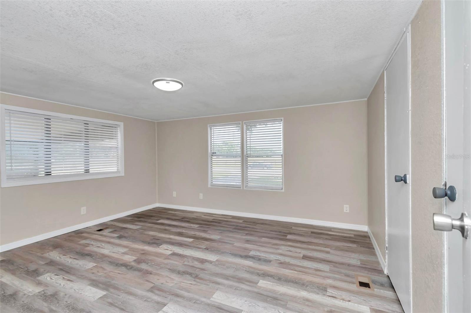 Image 33 of 44 For 9820 27th Avenue
