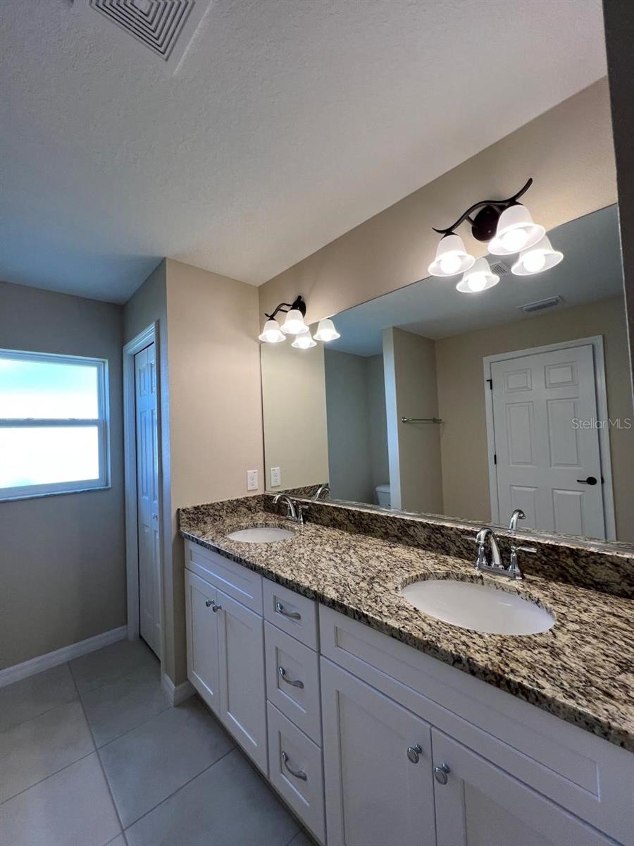 Image 36 of 46 For 1685 161 Street