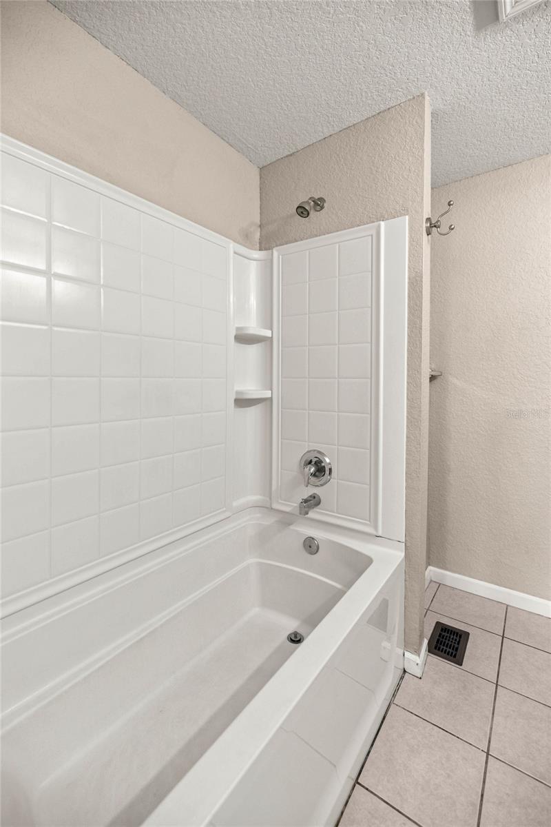 Image 8 of 32 For 4807 44th Circle