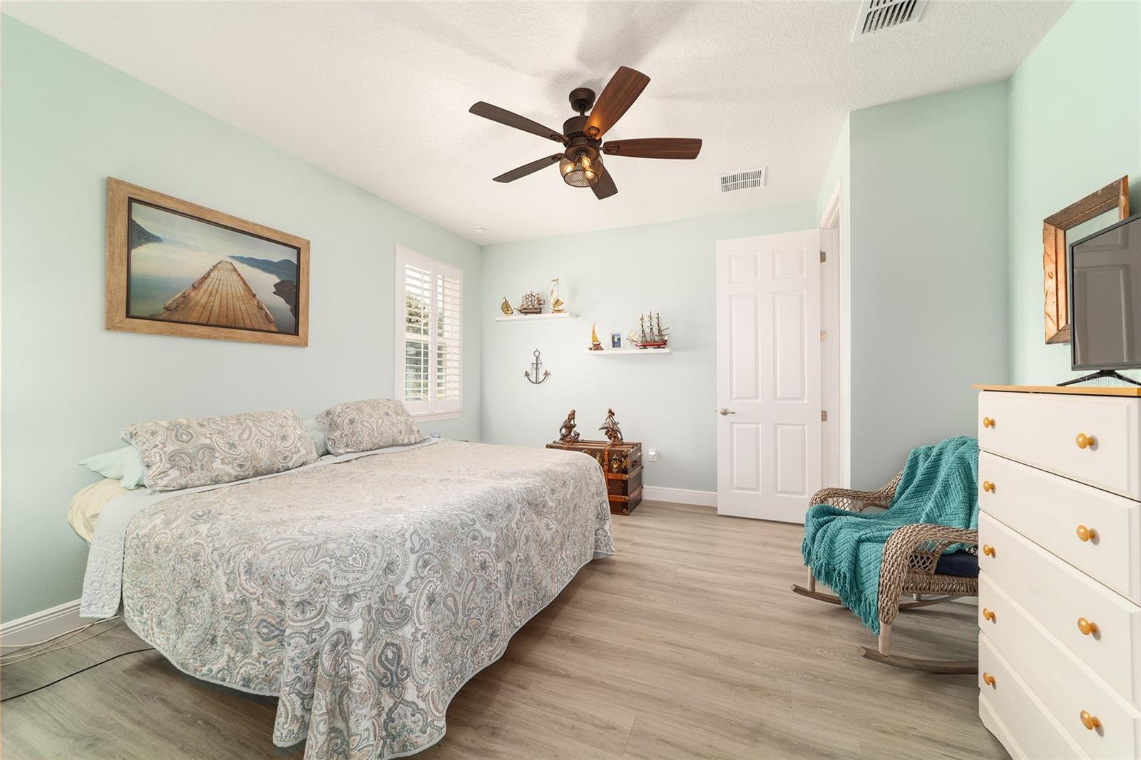 Image 15 of 28 For 8590 95th Court