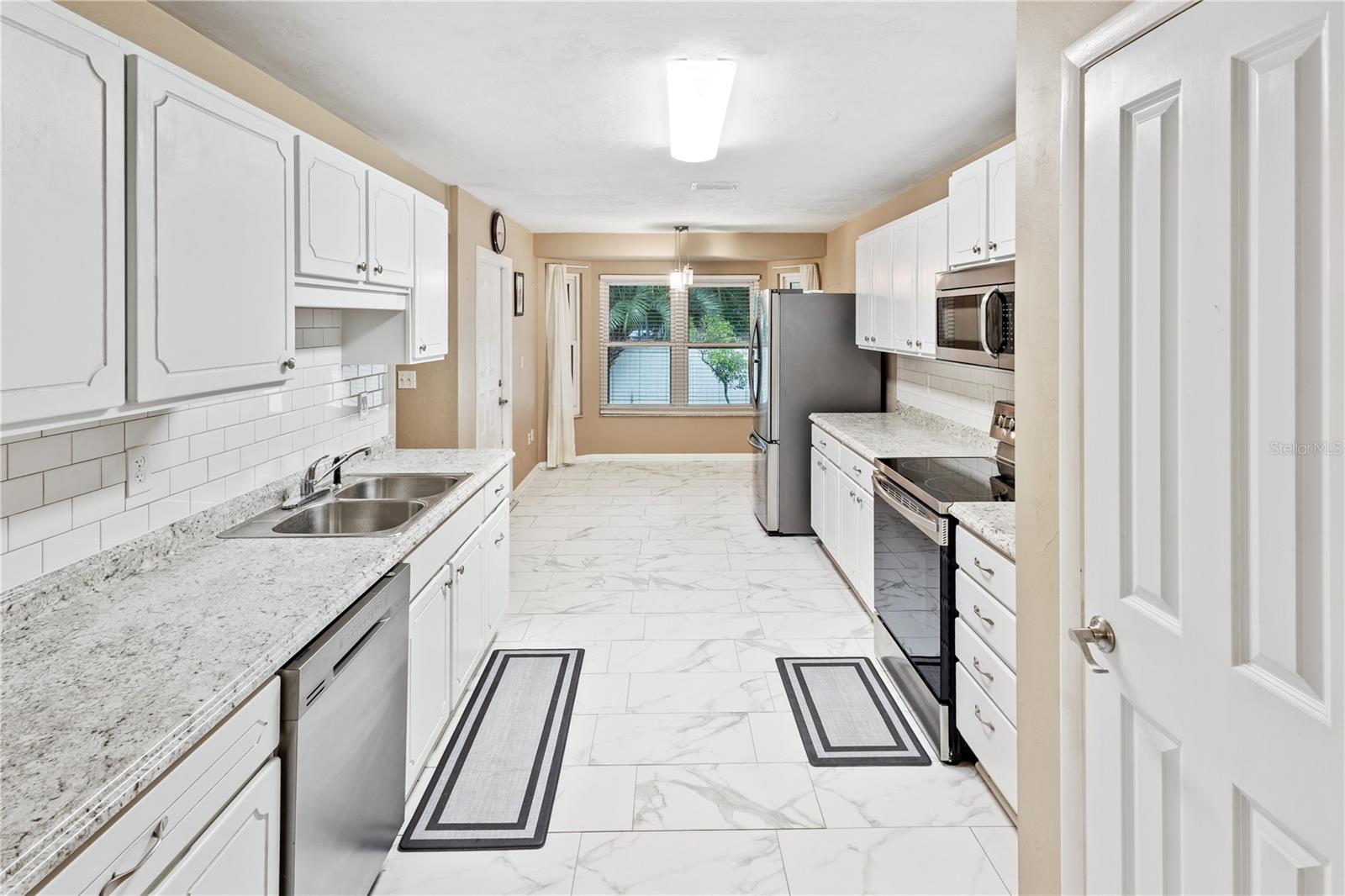 Image 11 of 51 For 611 10th Boulevard