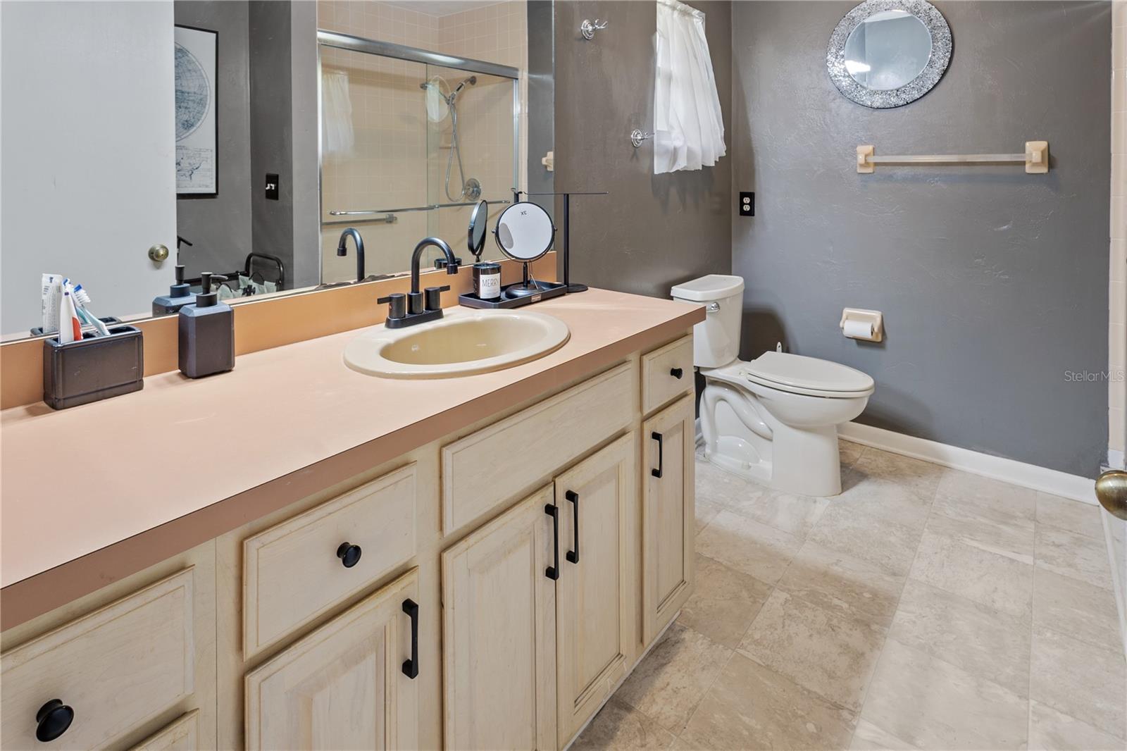 Image 23 of 51 For 611 10th Boulevard