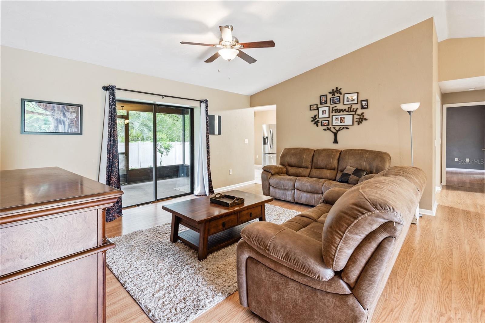 Image 5 of 51 For 611 10th Boulevard