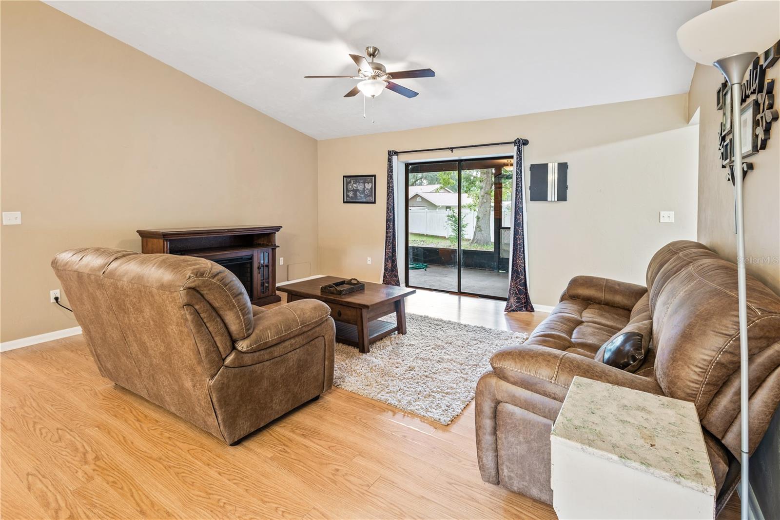 Image 7 of 51 For 611 10th Boulevard