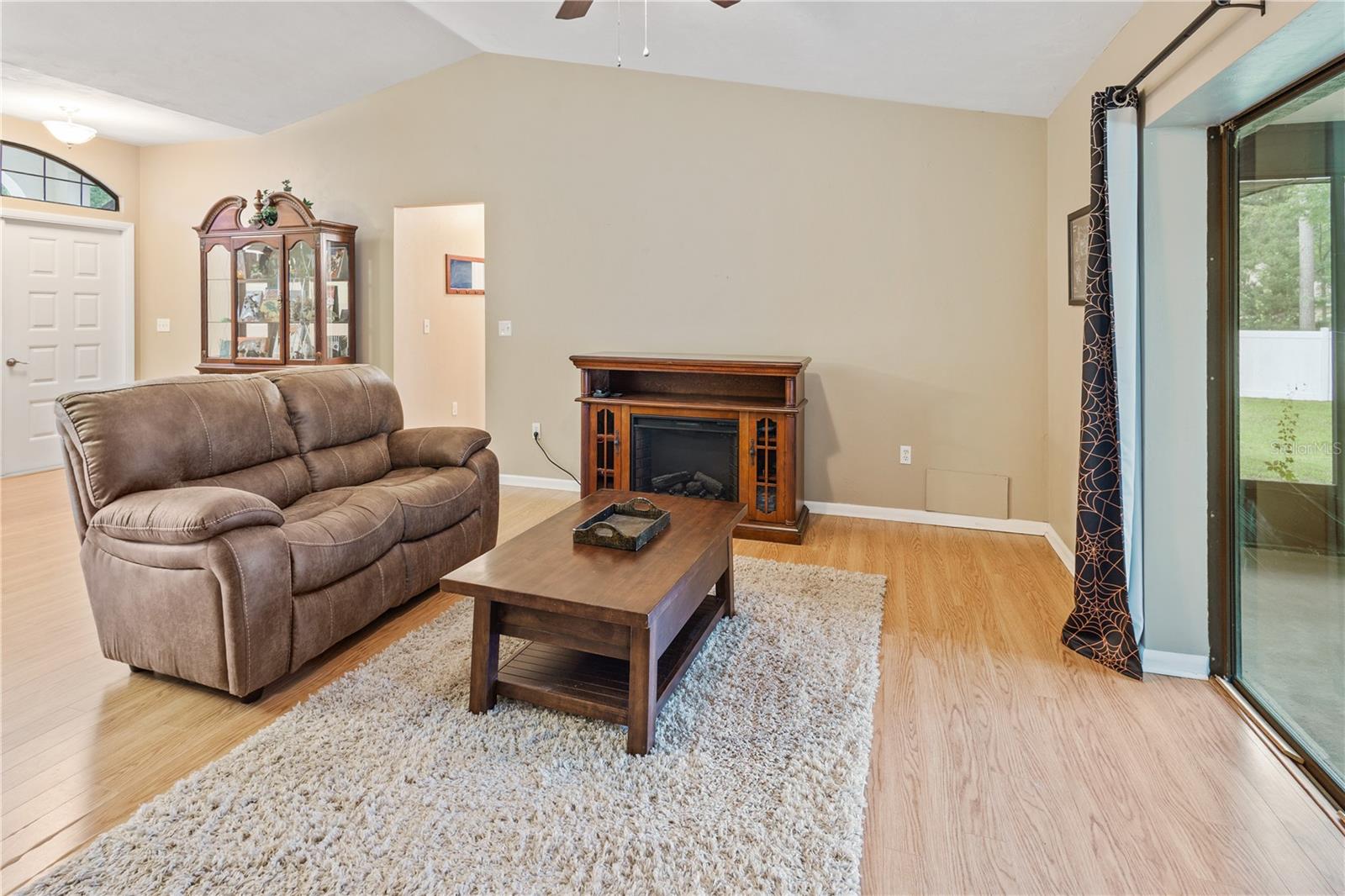 Image 9 of 51 For 611 10th Boulevard