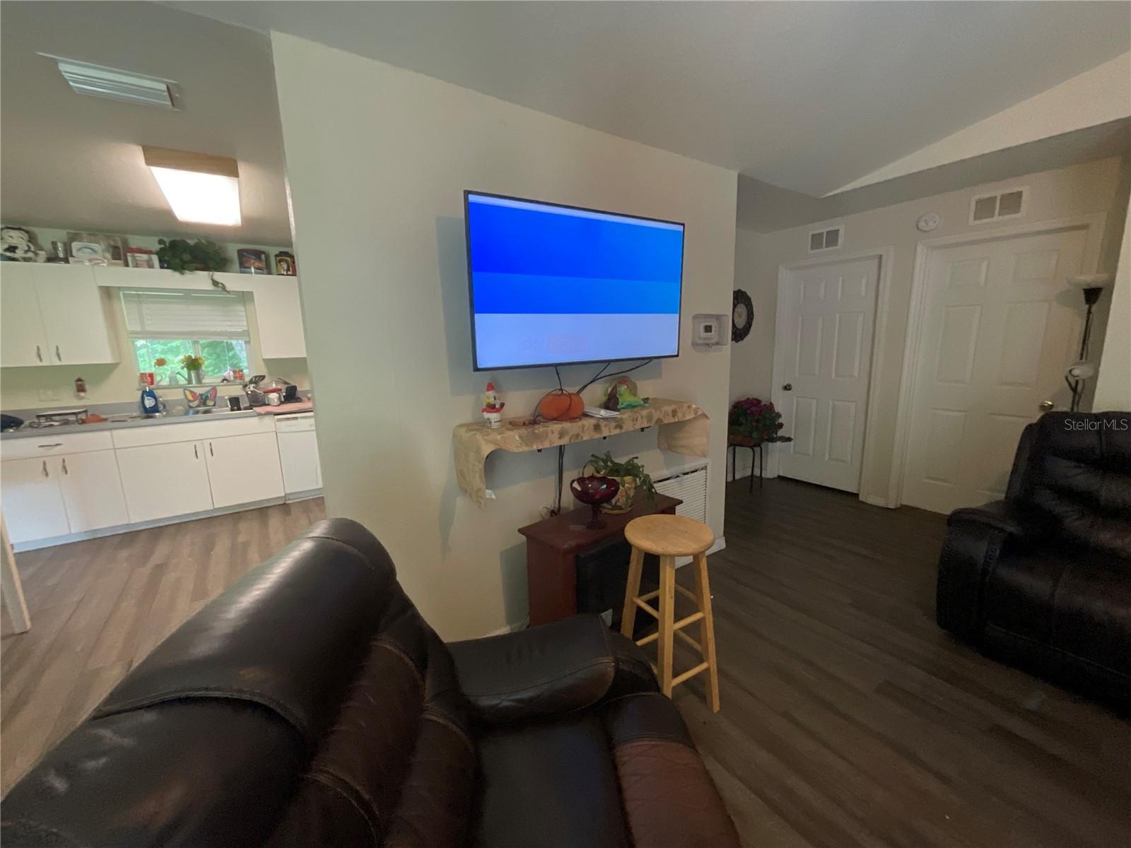 Image 7 of 13 For 4975 115th Street