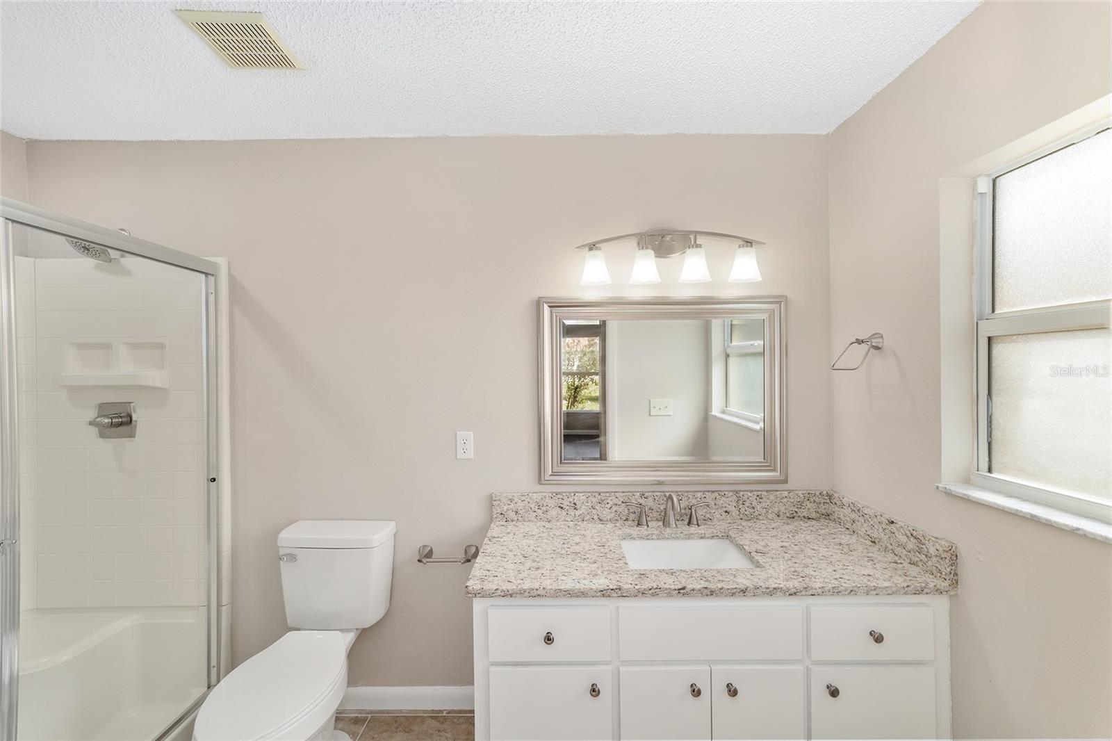 Image 21 of 32 For 9481 93rd Loop