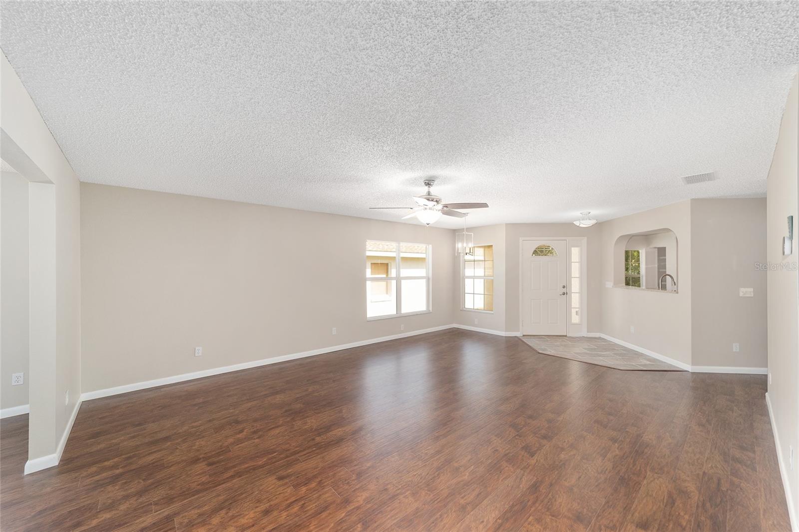 Image 7 of 32 For 9481 93rd Loop