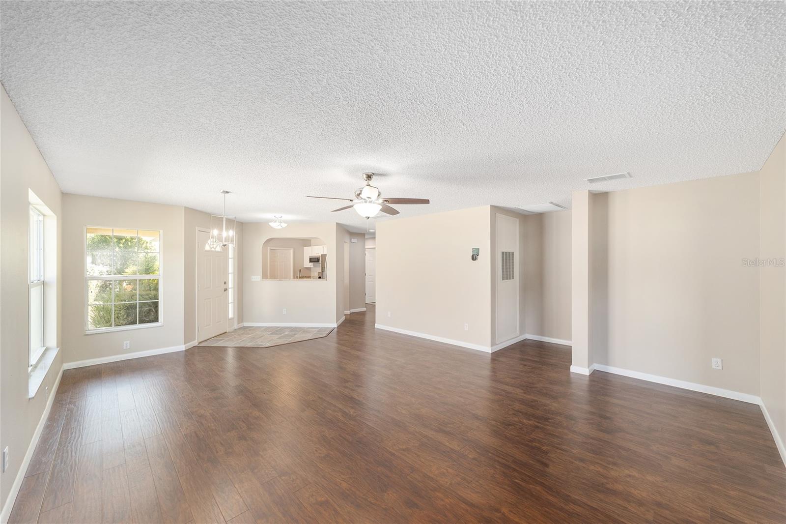 Image 8 of 32 For 9481 93rd Loop