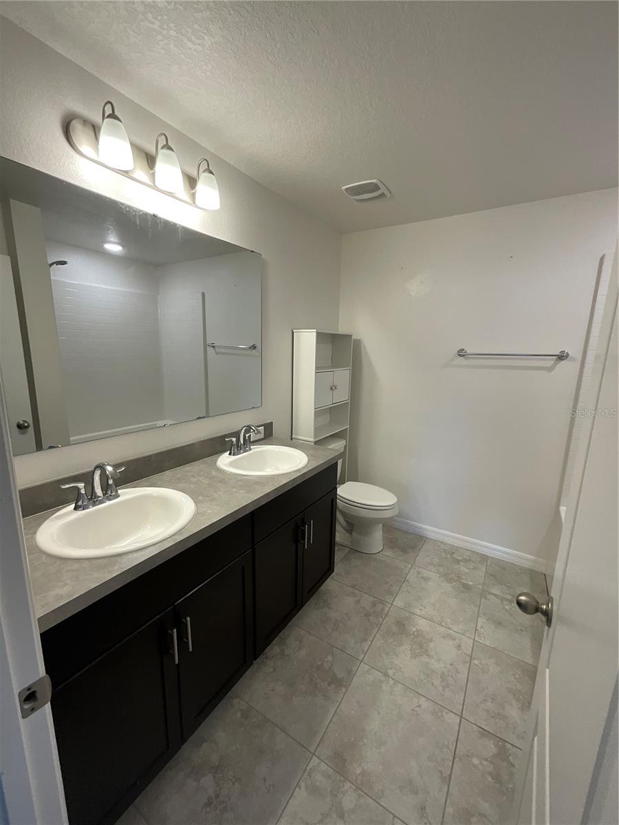 Image 19 of 30 For 913 251st Drive