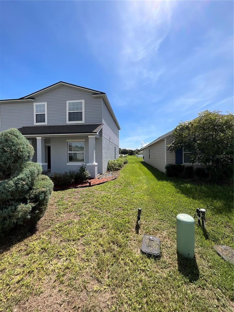 Image 3 of 30 For 913 251st Drive