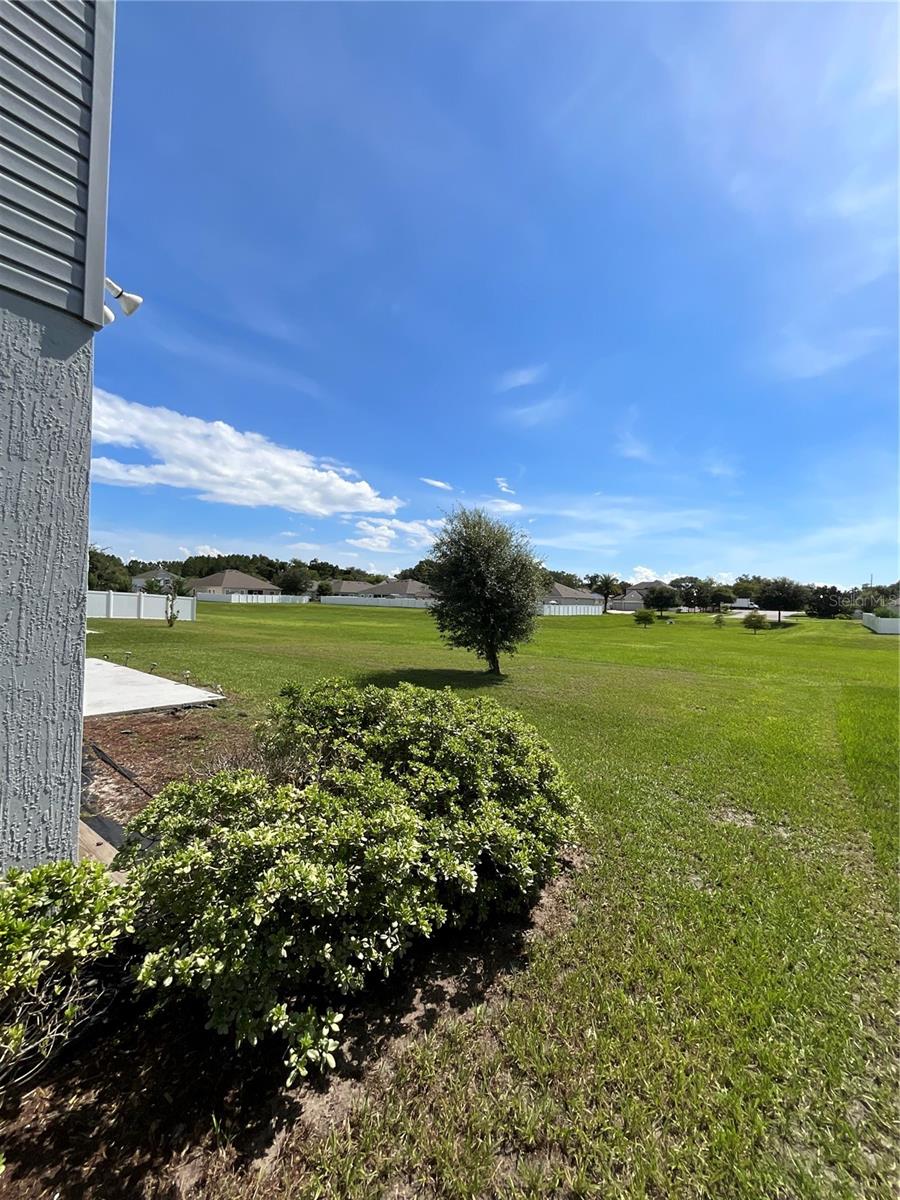 Image 5 of 30 For 913 251st Drive
