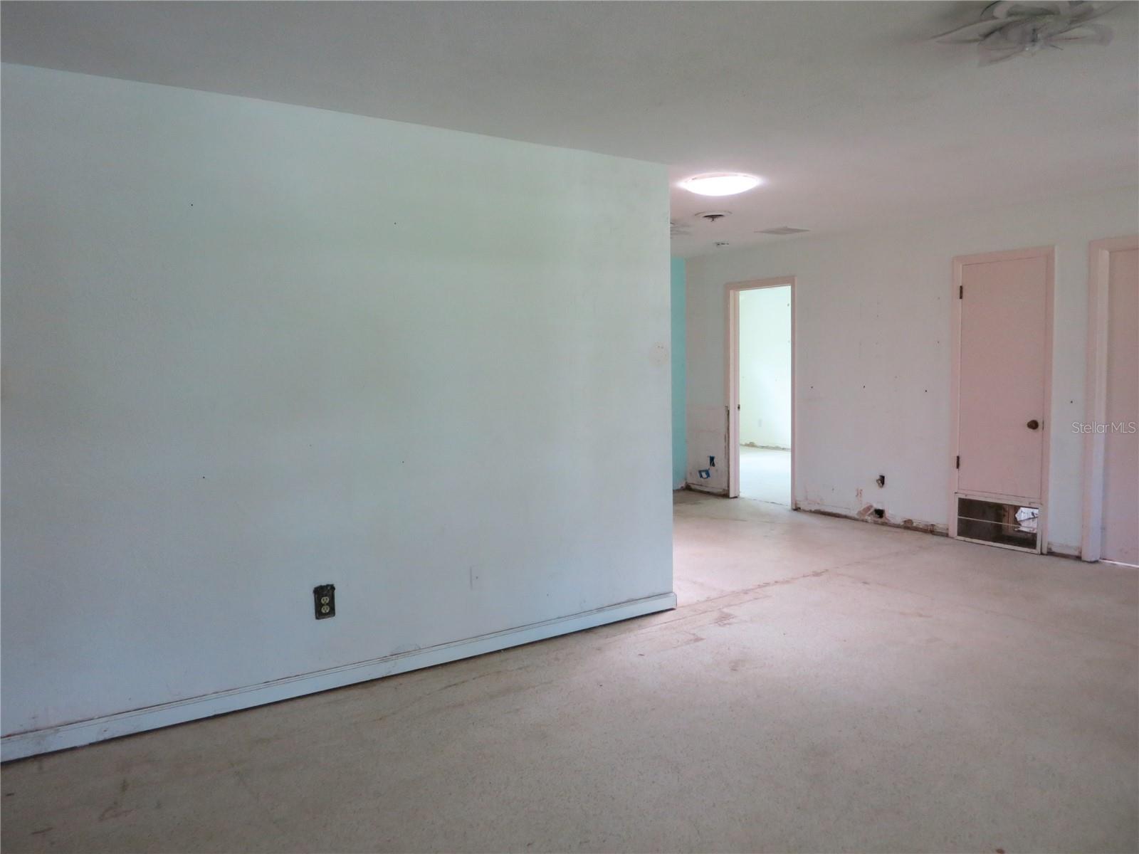 Listing photo id 8 for 3896 Seminole Point