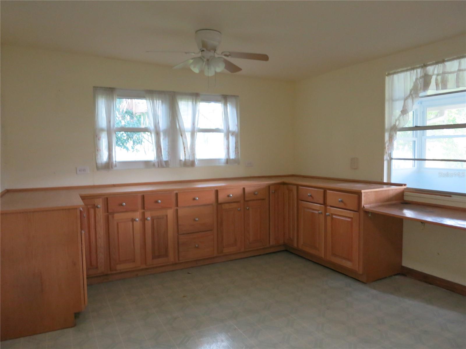 Listing photo id 20 for 3896 Seminole Point
