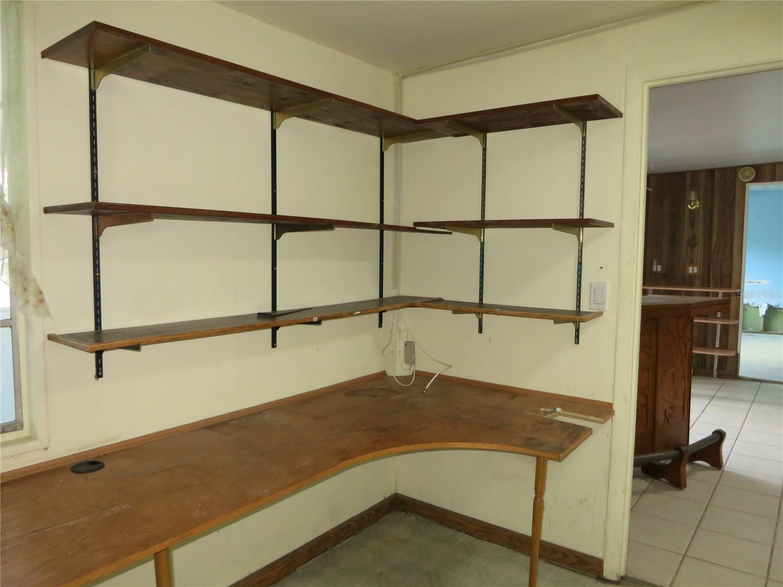 Listing photo id 21 for 3896 Seminole Point