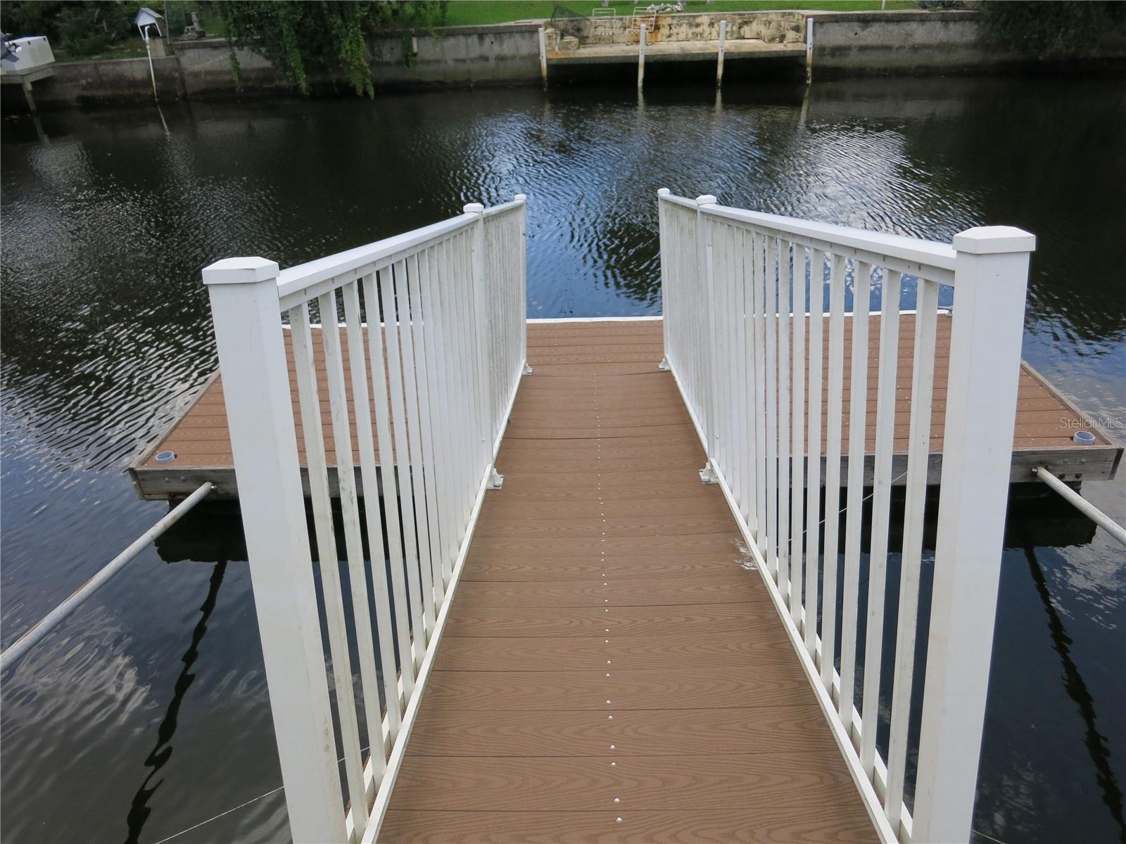 Listing photo id 30 for 3896 Seminole Point
