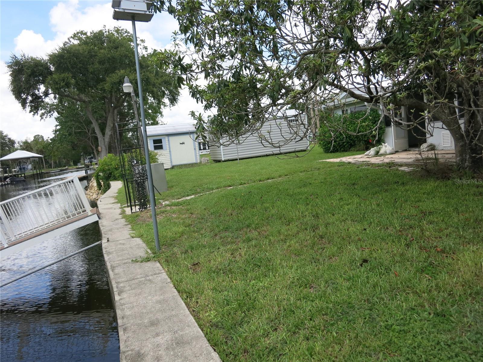Listing photo id 32 for 3896 Seminole Point