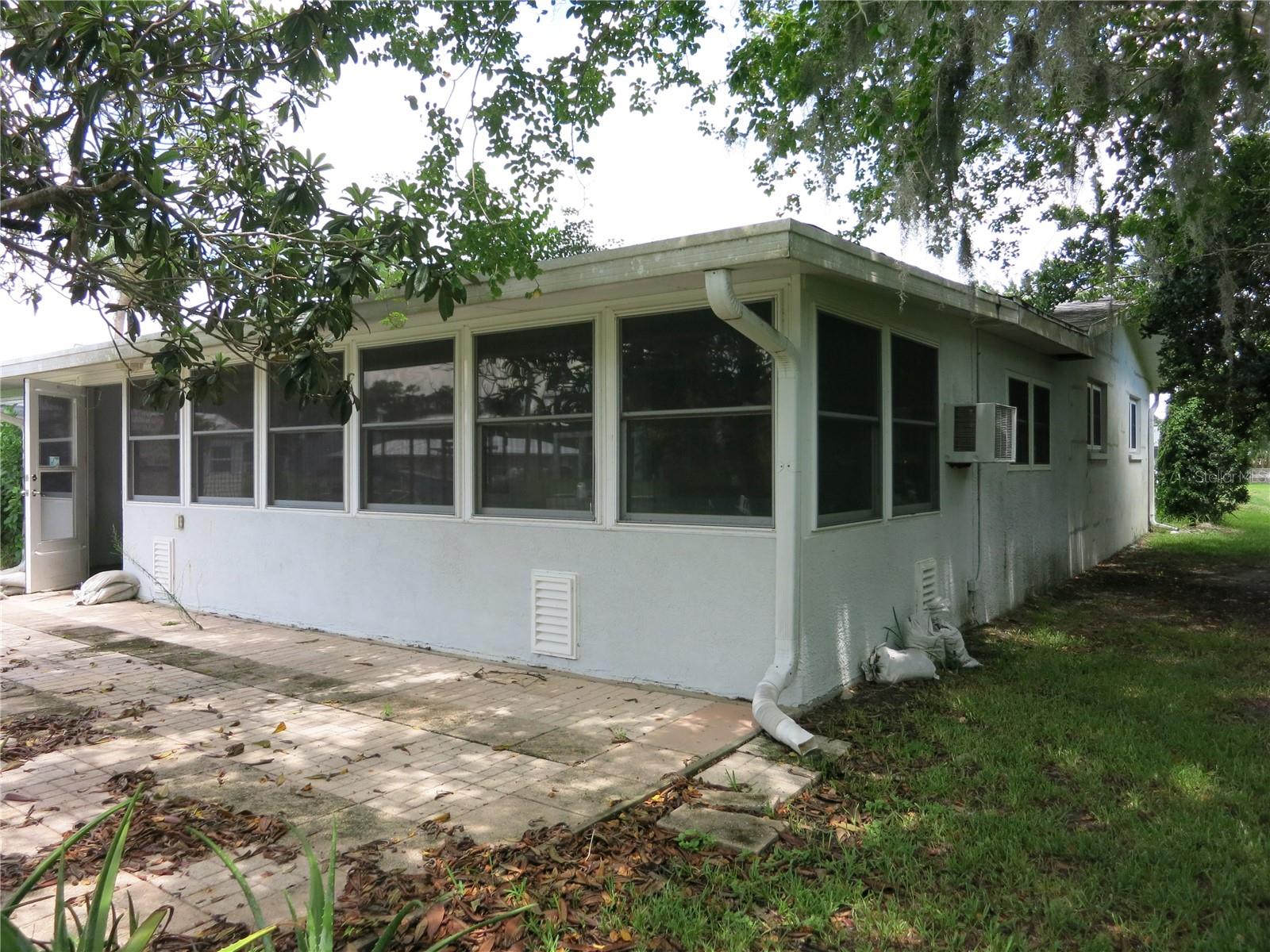 Listing photo id 35 for 3896 Seminole Point