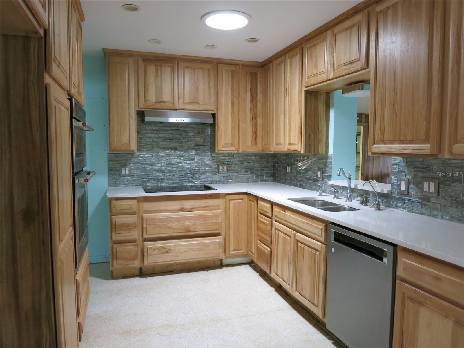 Listing photo id 6 for 3896 Seminole Point