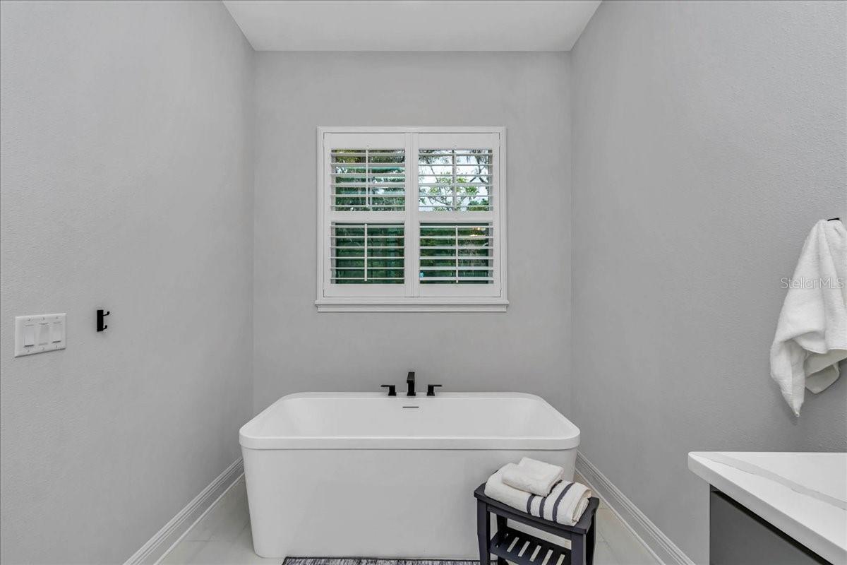 Image 31 of 47 For 14721 147th Court