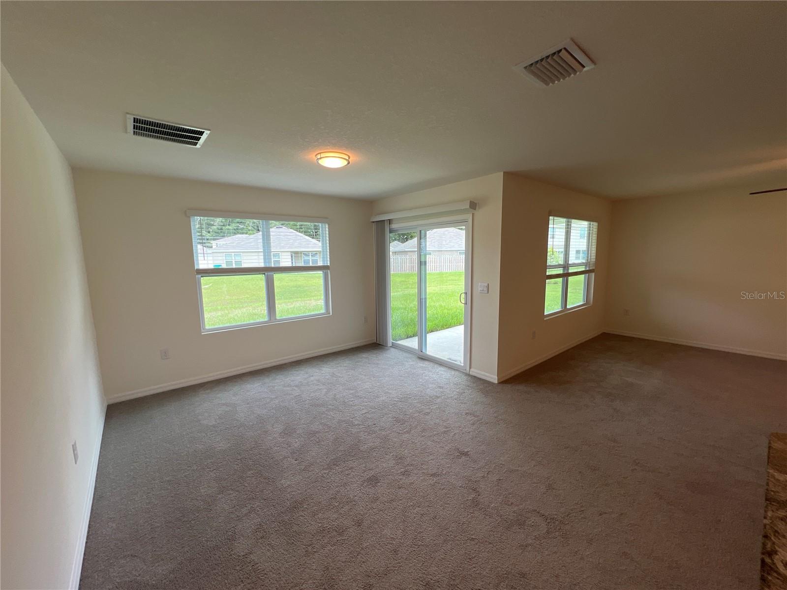 Image 6 of 35 For 19147 164 Place