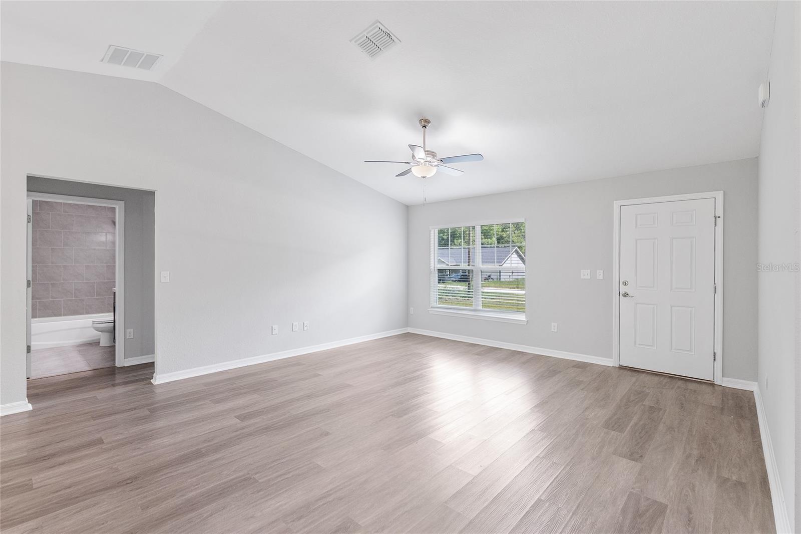 Listing photo id 8 for 14375 16th Place