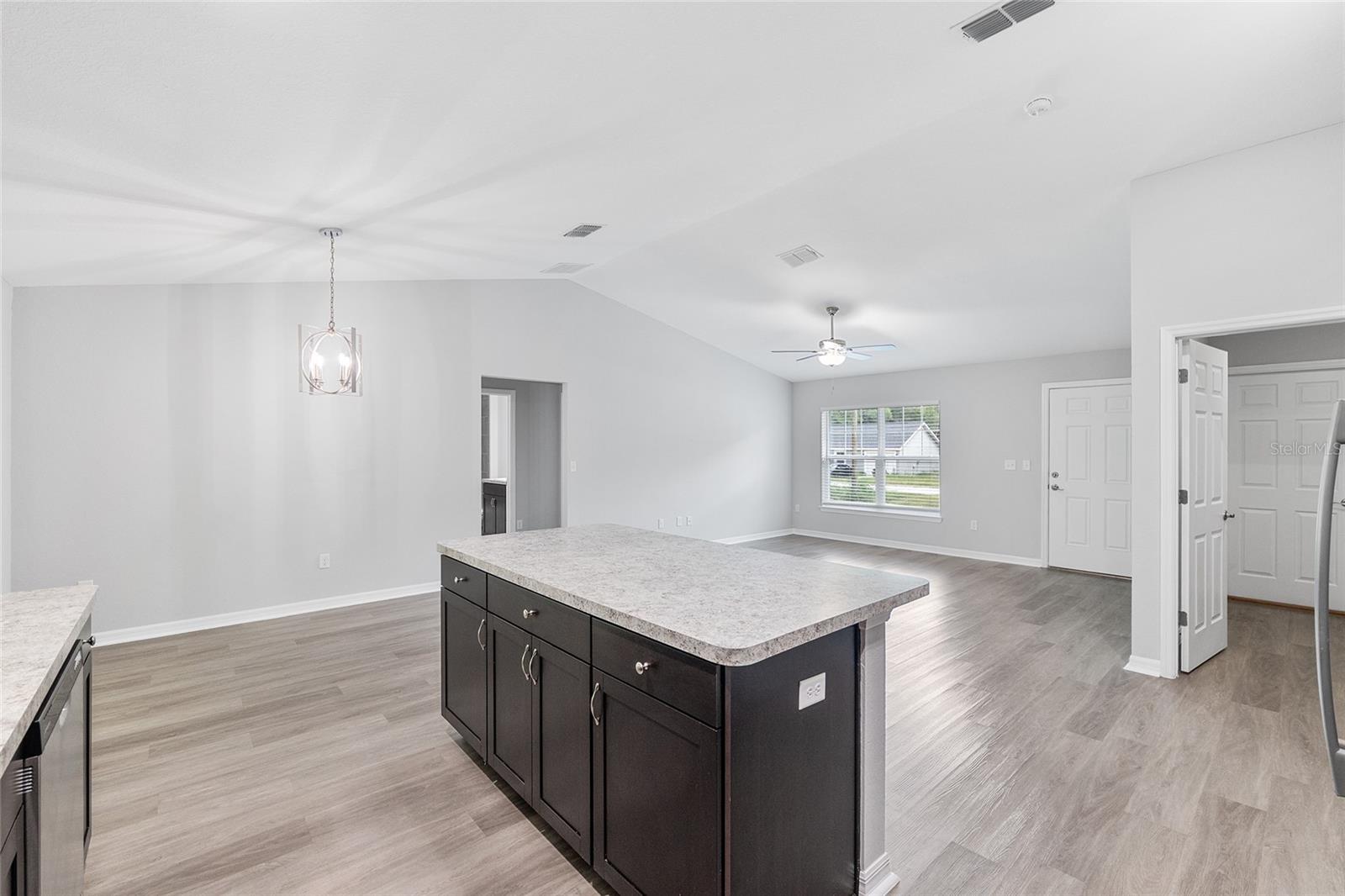 Listing photo id 20 for 14375 16th Place