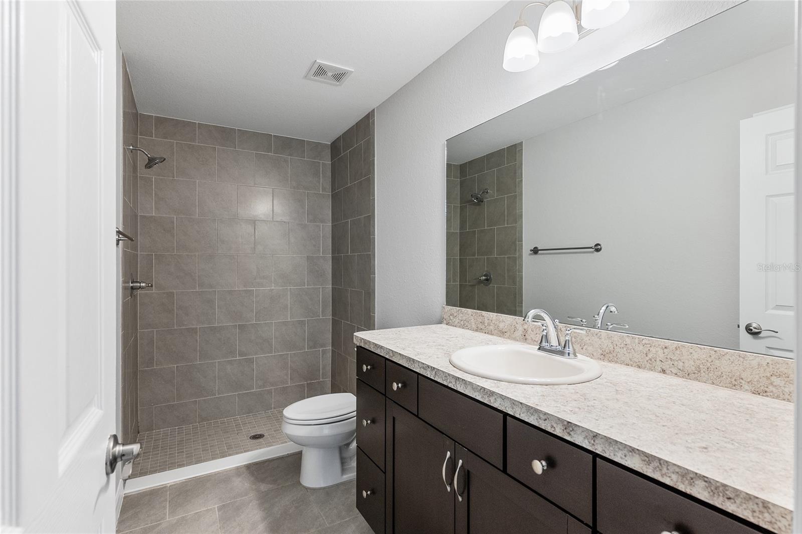 Listing photo id 28 for 14375 16th Place
