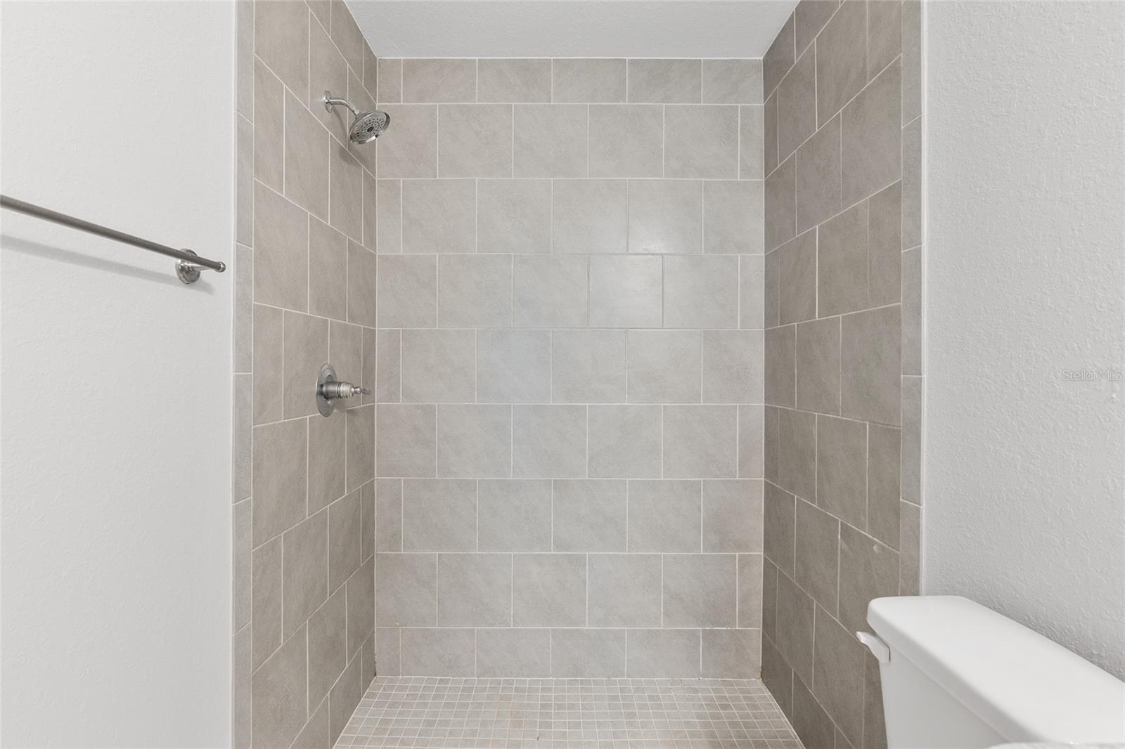 Listing photo id 29 for 14375 16th Place