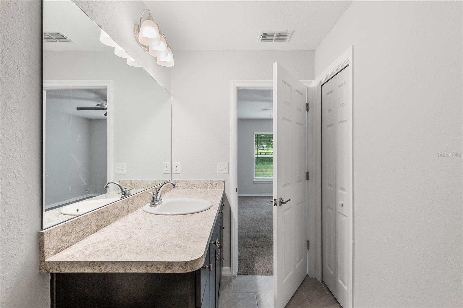 Listing photo id 30 for 14375 16th Place